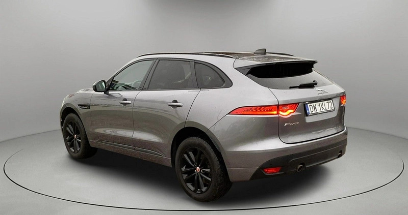 Jaguar F-Pace cena 139900 przebieg: 97000, rok produkcji 2020 z Uniejów małe 379